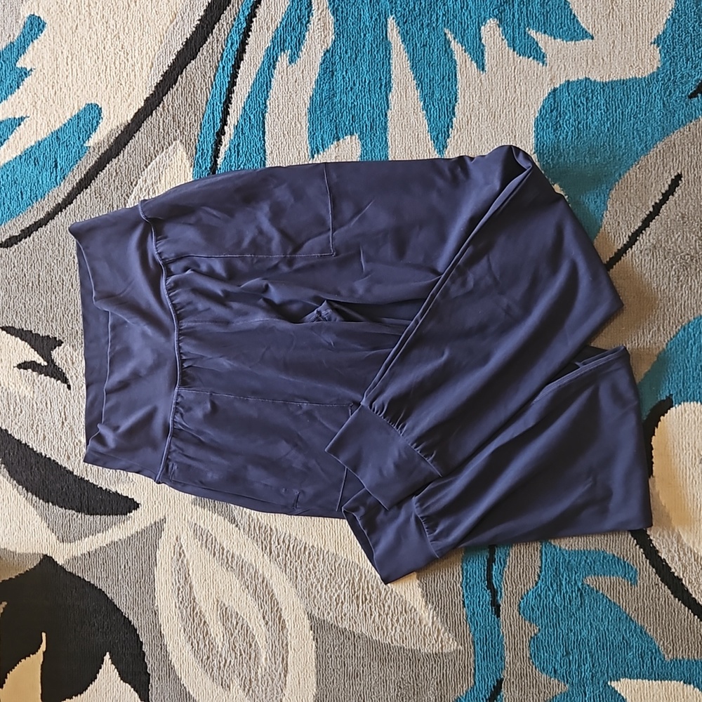 Athleta salutation jogger